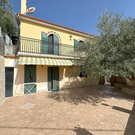 Villa Chris Taormina Buitenkant foto