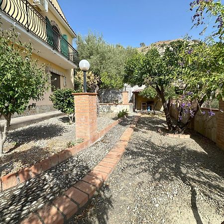 Villa Chris Taormina Buitenkant foto