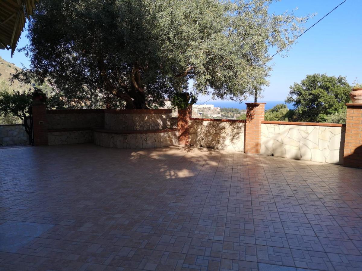 Villa Chris Taormina Buitenkant foto