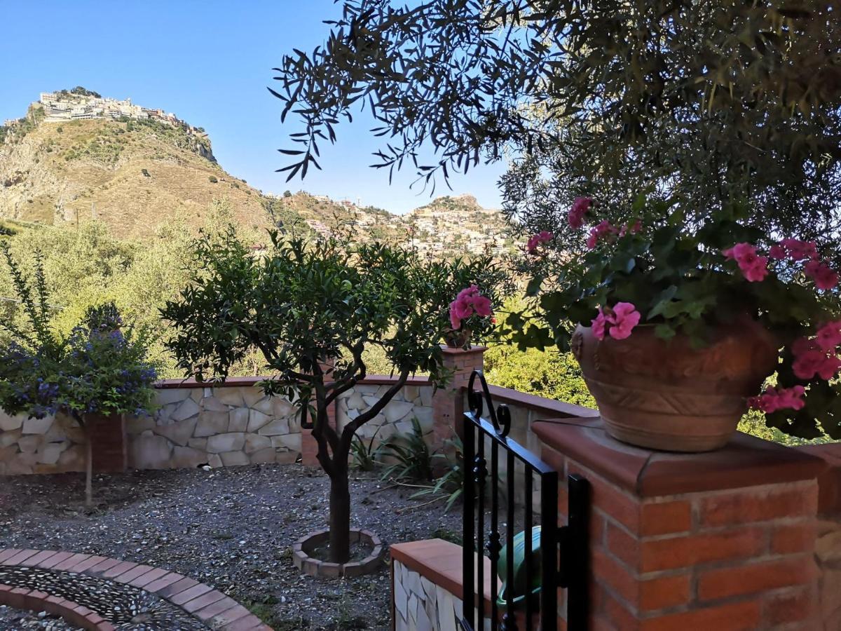 Villa Chris Taormina Buitenkant foto