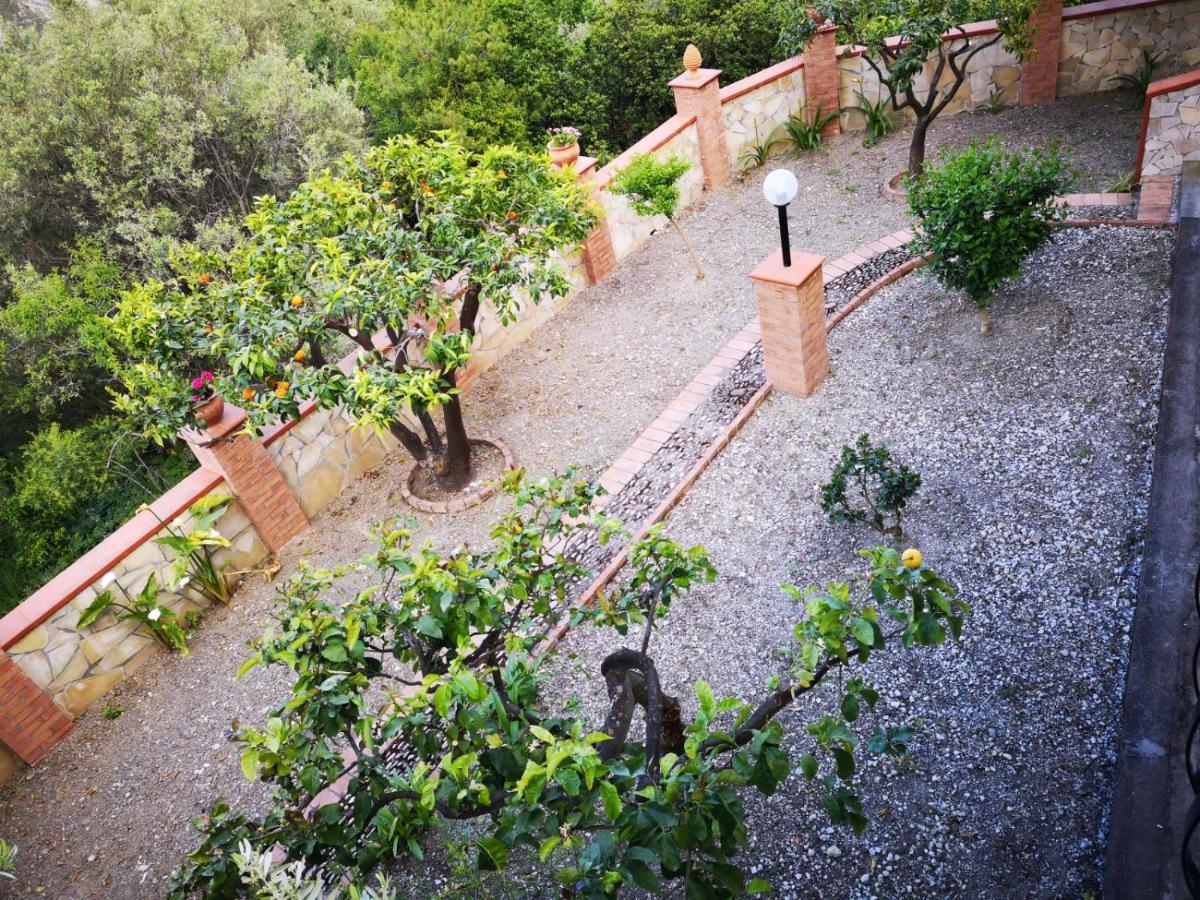 Villa Chris Taormina Buitenkant foto